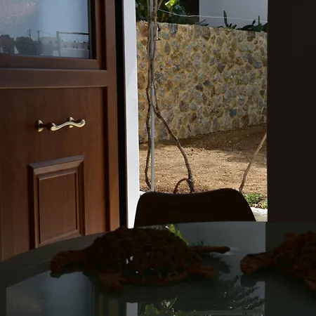 Rustic Private W/ King Bed In Naxos Galanado